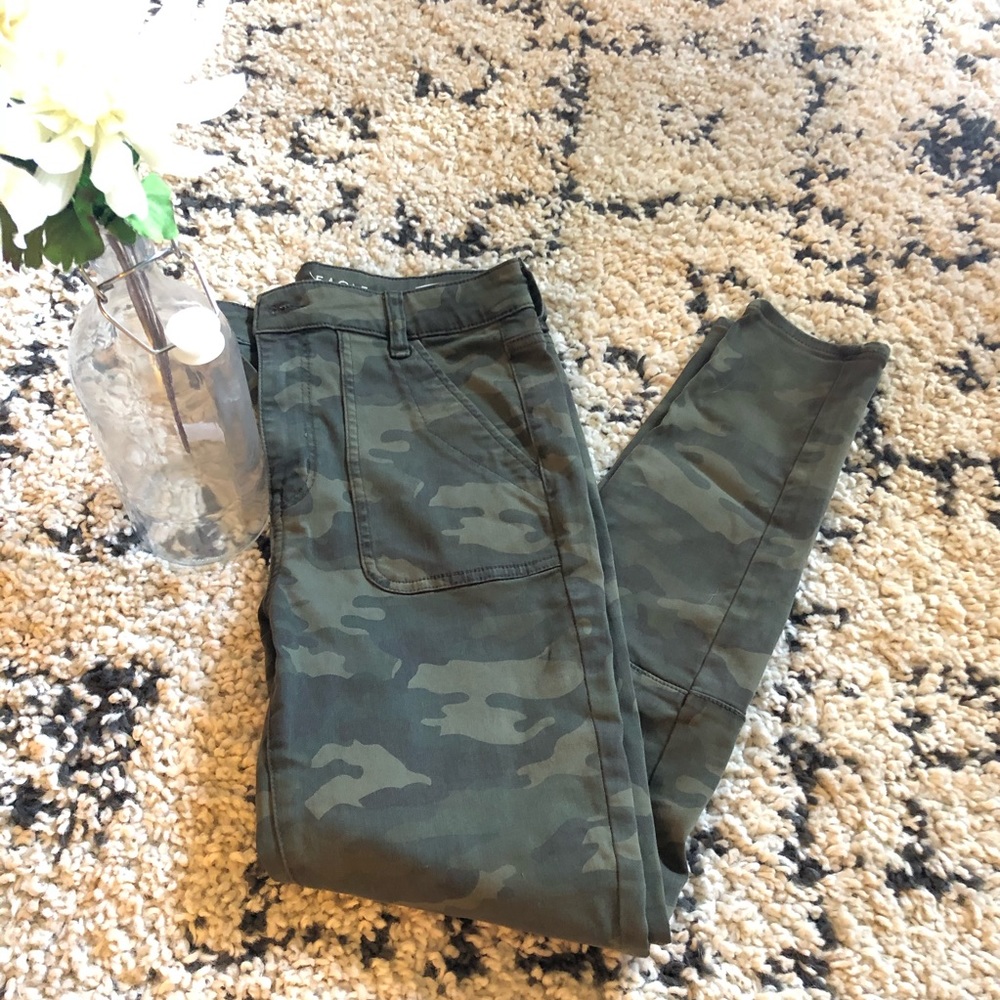 American Eagle Camo Jeggings